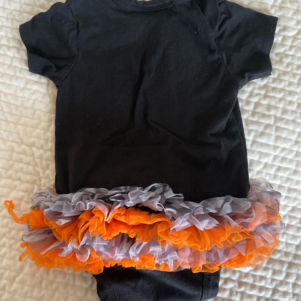 HALLOWEEN BABY GIRL 18 MONTHS RUFFLED BLING ONSIE - Picture 6 of 6